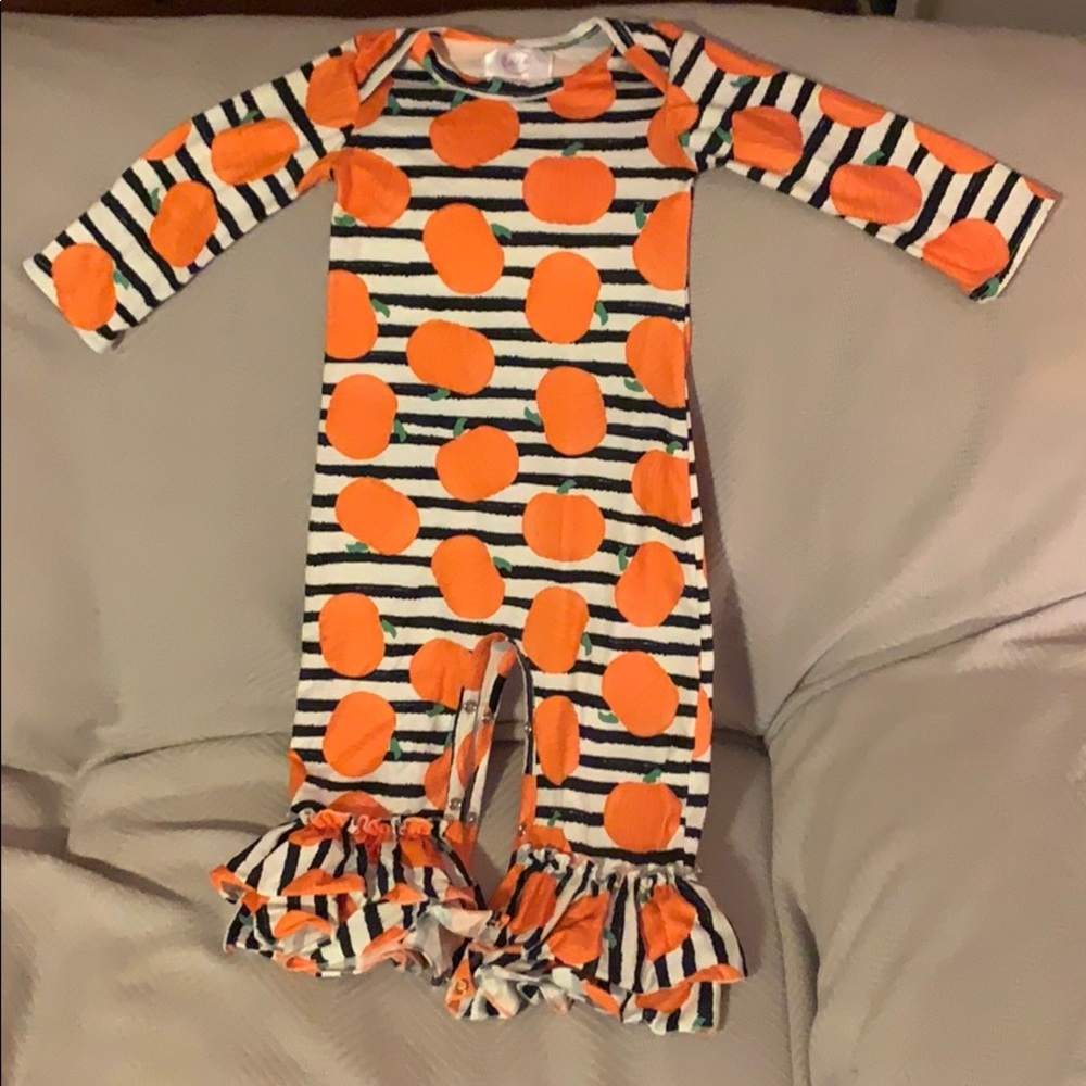 Pumpkin romper